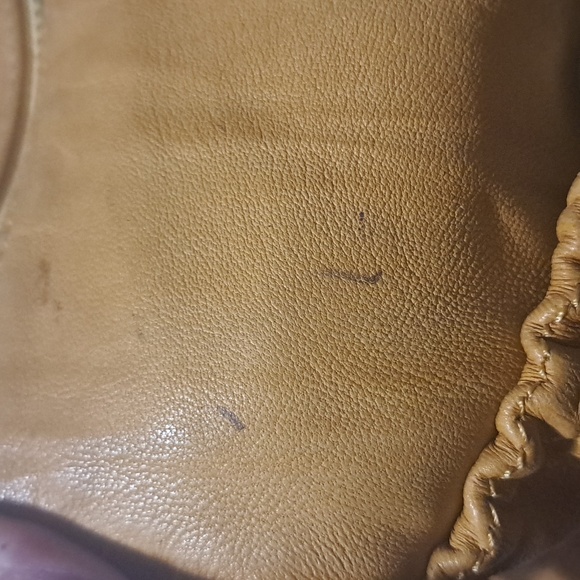 Junior Drake Large Buttersoft Leather Shoulder bag - Picture 10 of 13